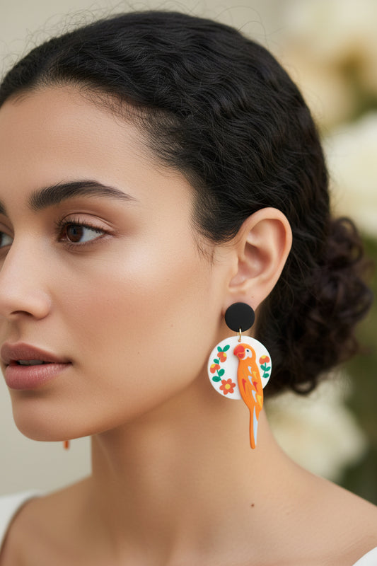 Statement-Ohrringe „Tropical Parrot“ – Bunte Acryl-Ohrstecker mit Blumen