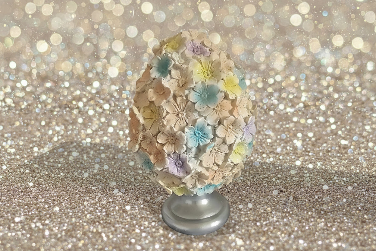 Prachtvolles Deko-Osterei auf Ständer – 21 cm Blumen-Design mit Glitzer